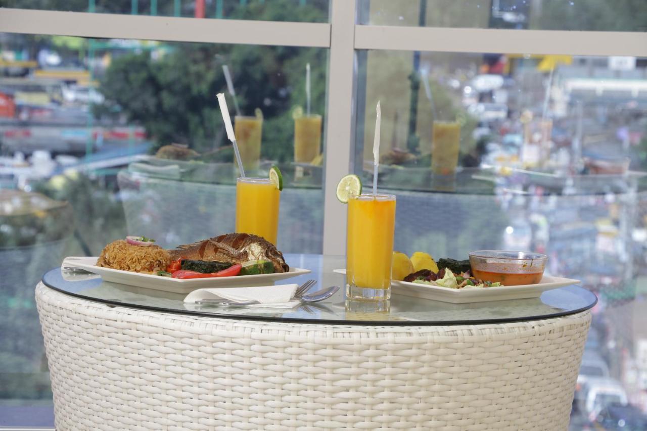 Claire De Lune Moonlight Hotel นาคูรู ภายนอก รูปภาพ