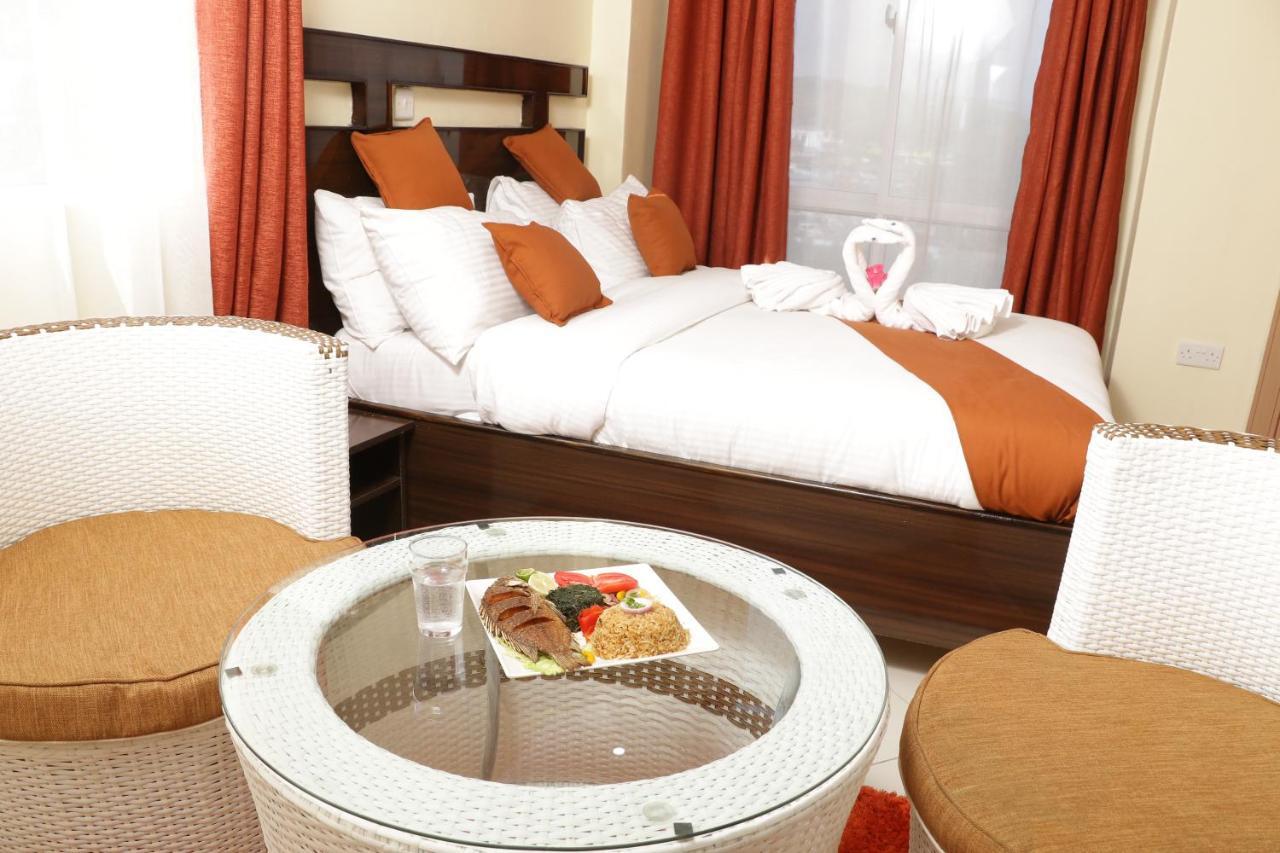 Claire De Lune Moonlight Hotel นาคูรู ภายนอก รูปภาพ